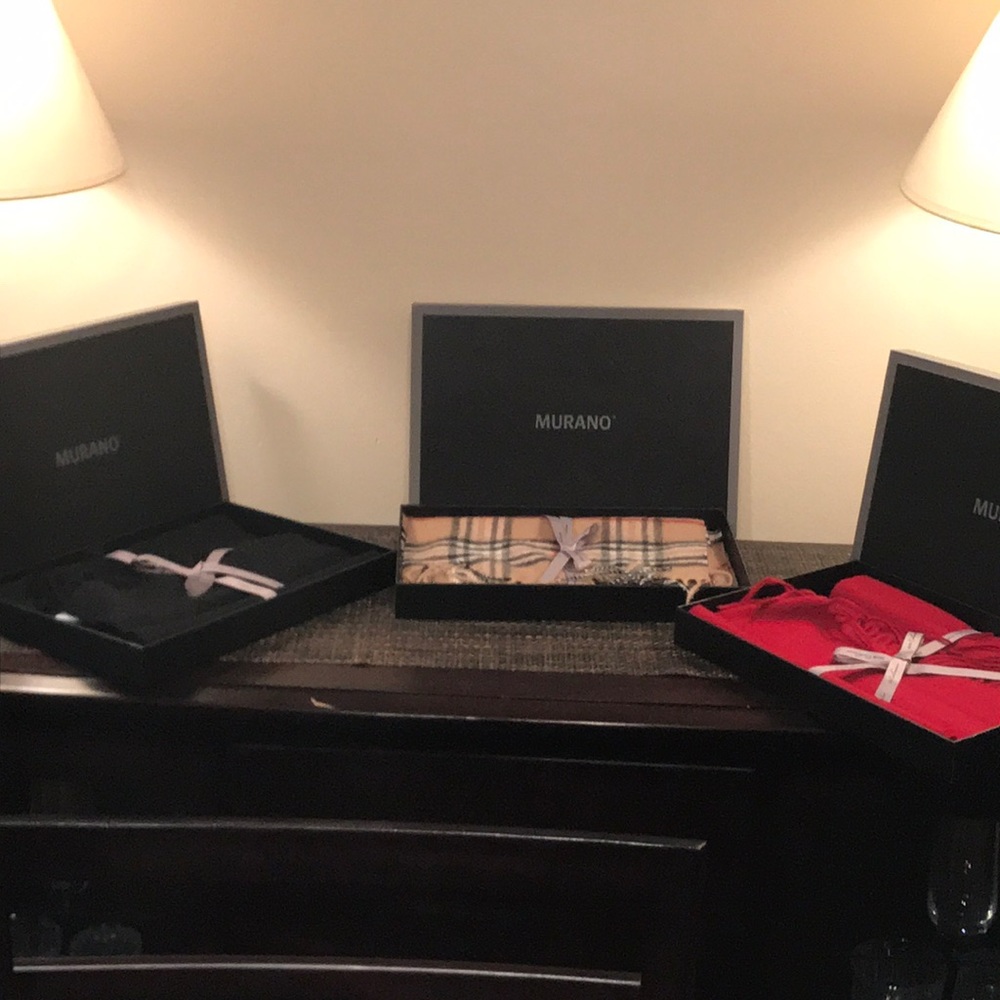 100% Cashmere Scarfs